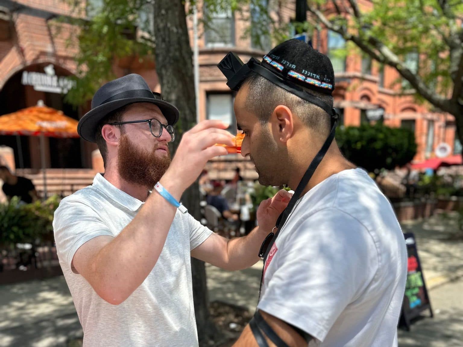 הנחת תפילין ברחובות ברייטון, בוסטון